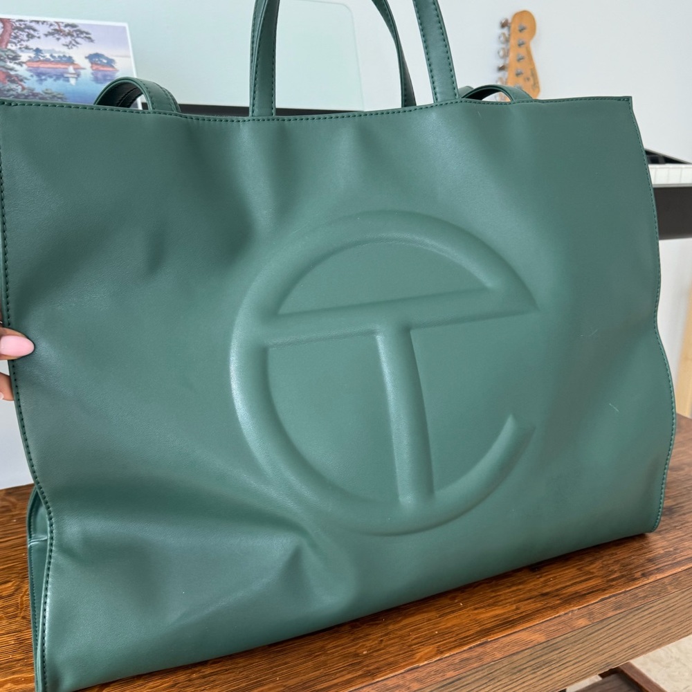 SAGE GREEN LARGE TELFAR TOTE